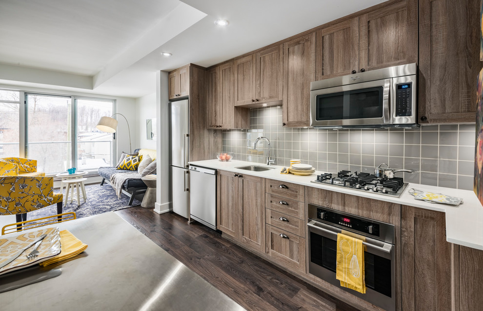 Transitional kitchen photo in Ottawa