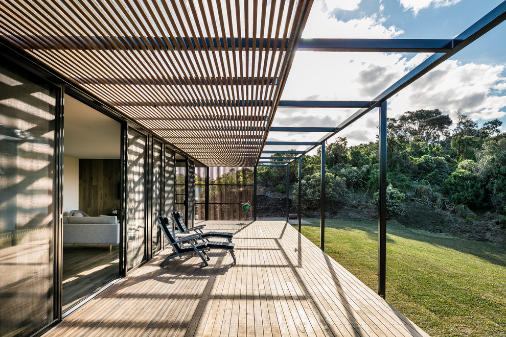This is an example of a contemporary deck in Melbourne.