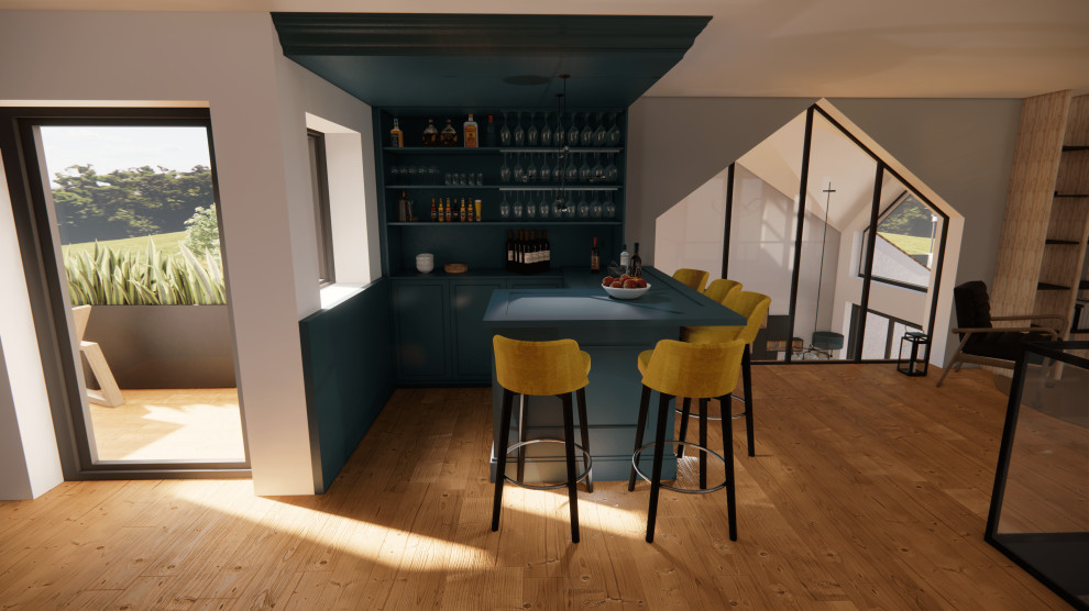 Ejemplo de bar en casa en U actual pequeño con suelo marrón, encimeras azules y suelo de madera clara