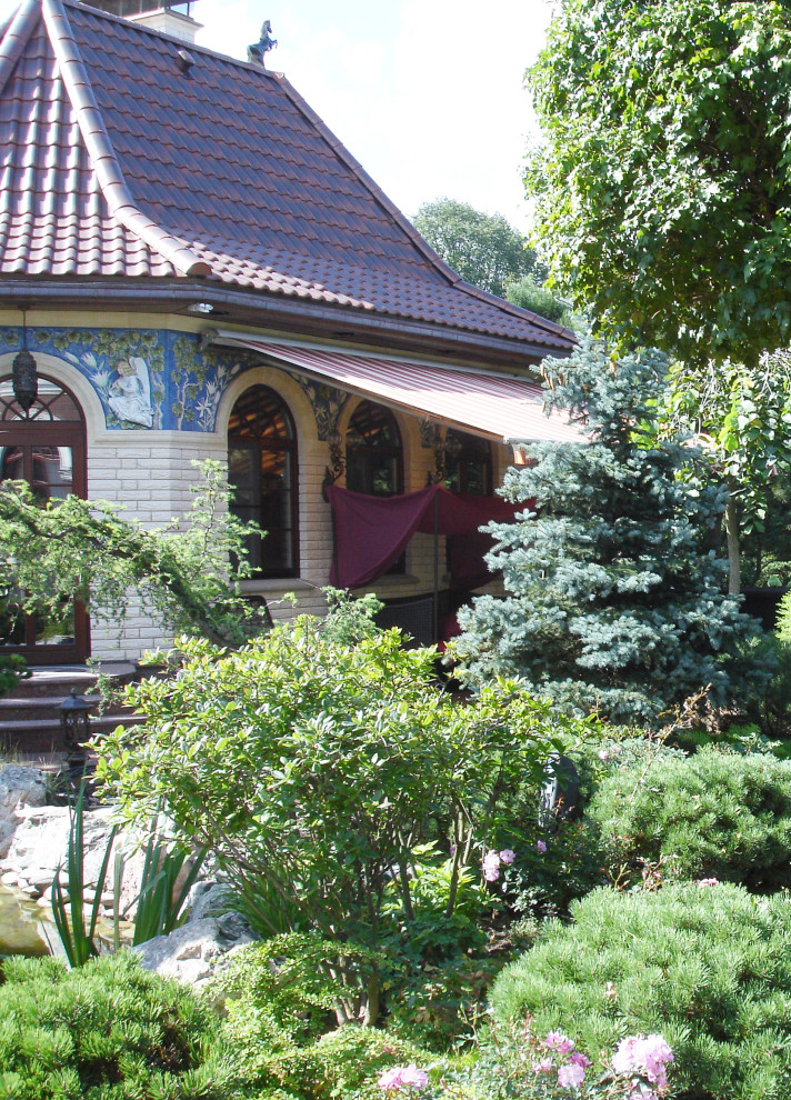 Сад с водопадом. Калчуга 2006 г