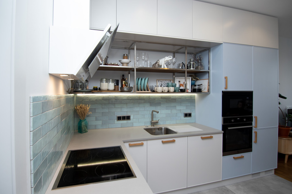 Светлая кухня в неоклассическом стиле