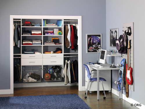 Tween Boy's Room Organized Closet Reveal - Organizing Homelife