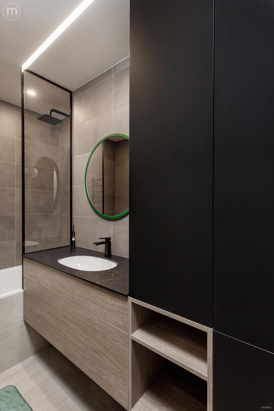 Ванная комната в темных тонах