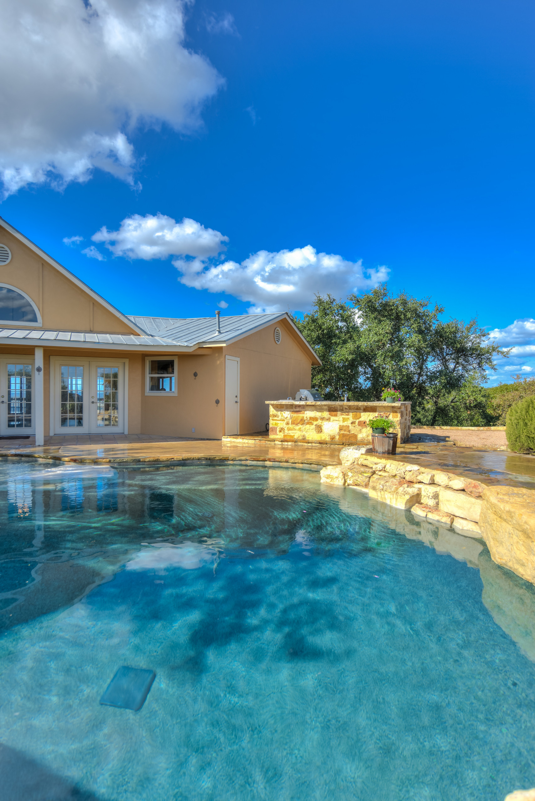 Pipe Creek Freeform Pool/Spa/Outdoor Living