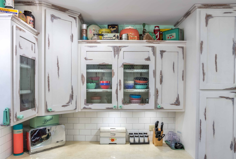 Shabby-Chic Country Kitchen & Sunroom