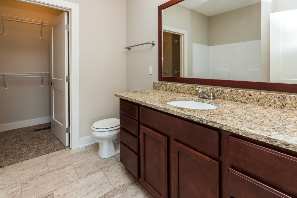 Home design - transitional home design idea