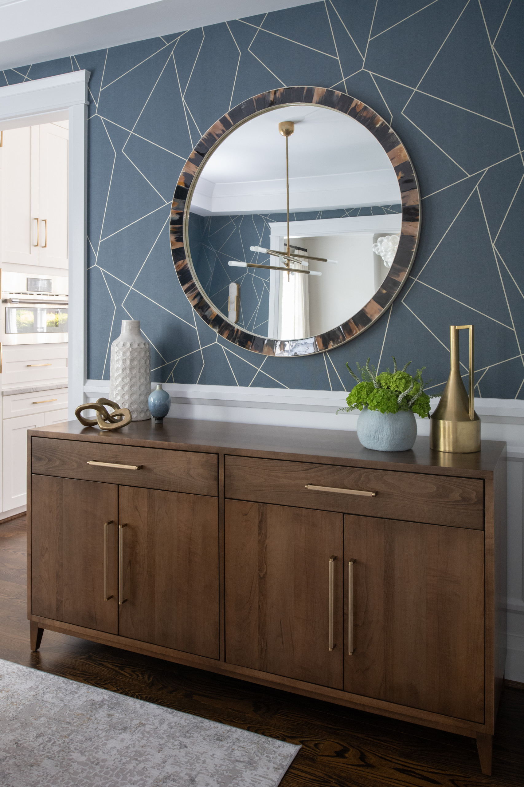 Midnight Contrast: Modern Dining in Navy, White & Black