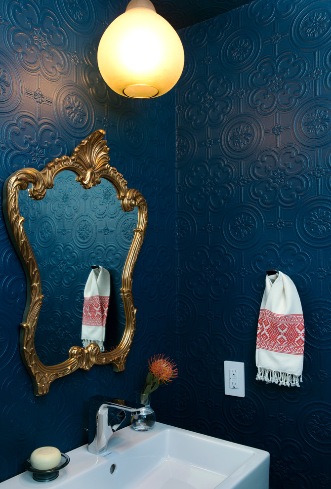 Inspiration for a small transitional home design remodel in Austin