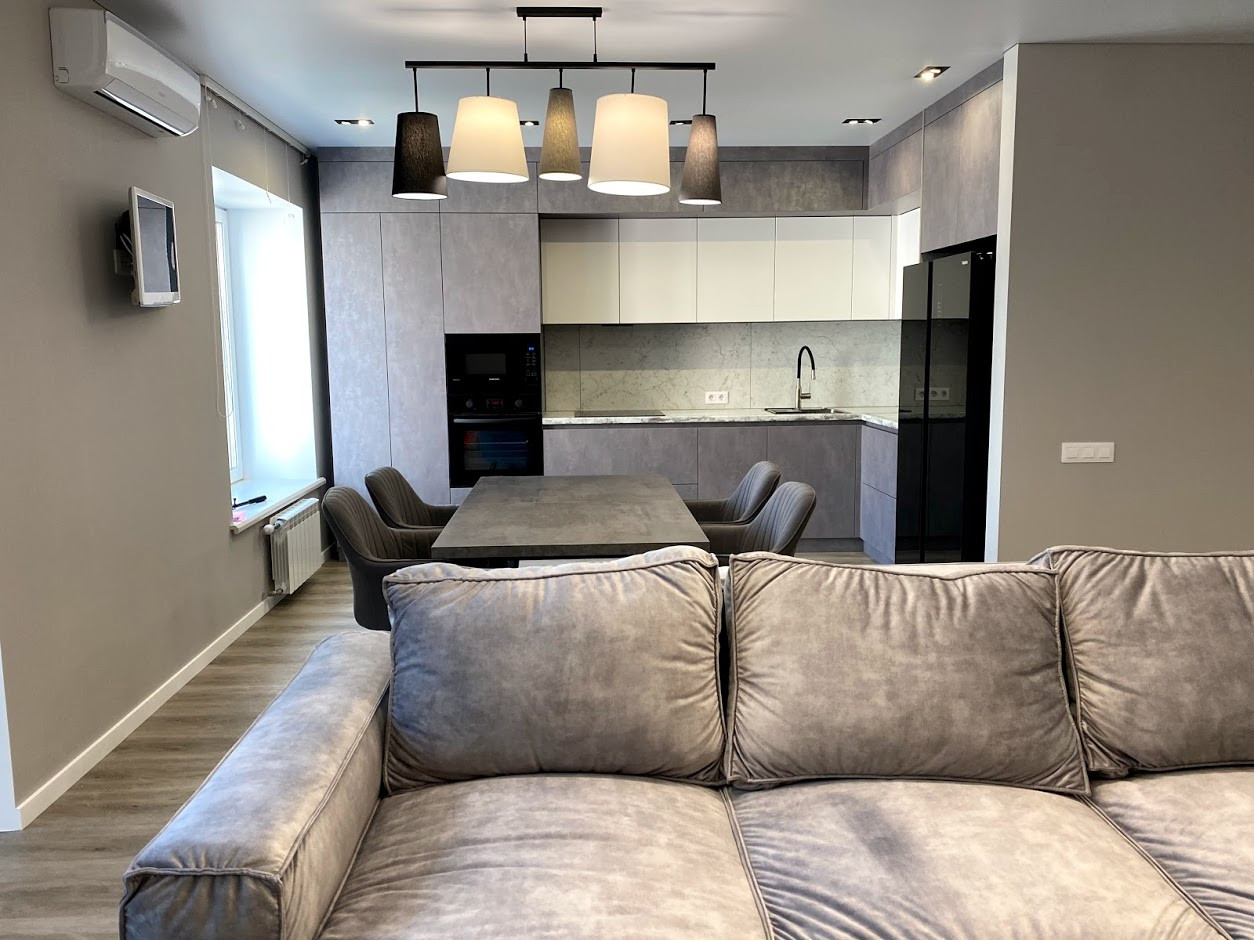 Петра Ломако 6