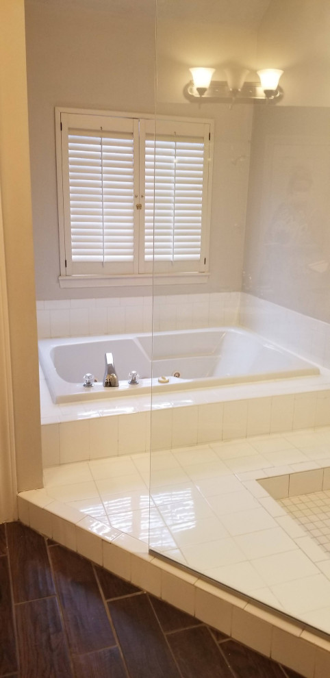 Tanglewood Master Bathroom BEFORE