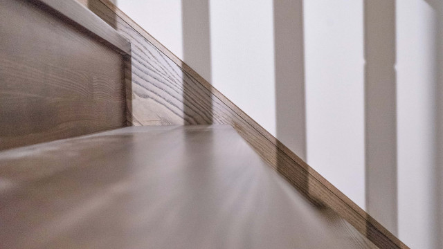 Проект 1 - Отделка бетонной лестницы массивом ясеня в частном доме в ...