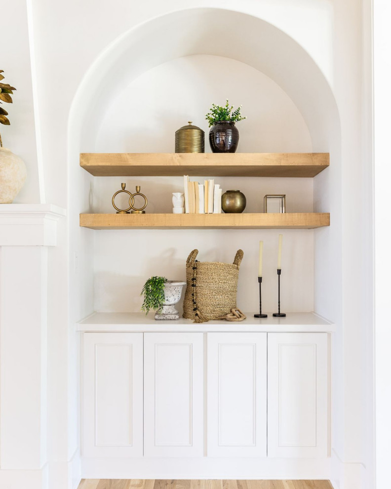 Transitional home design photo in Atlanta