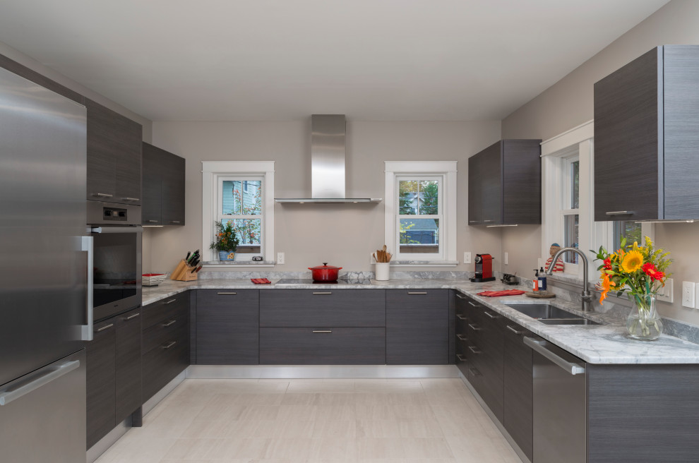 Kitchen - transitional kitchen idea