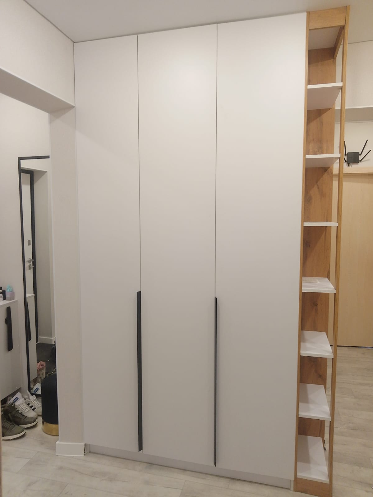 Шкаф распашной