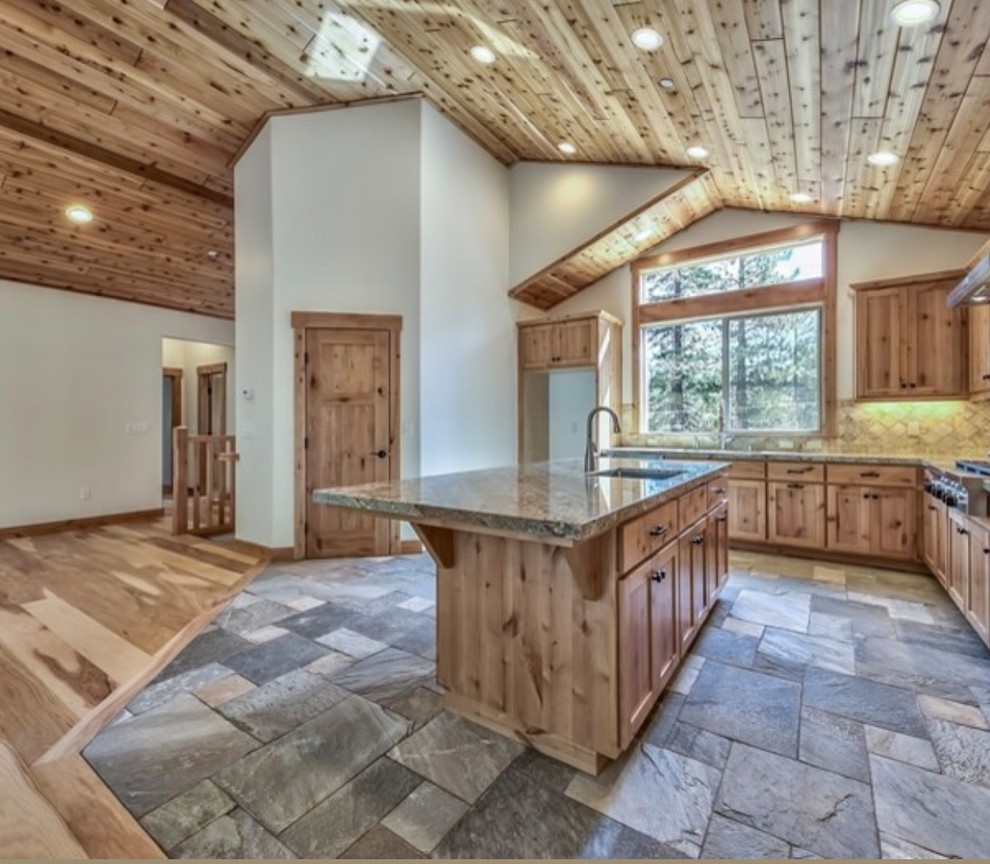Kitchen - rustic kitchen idea