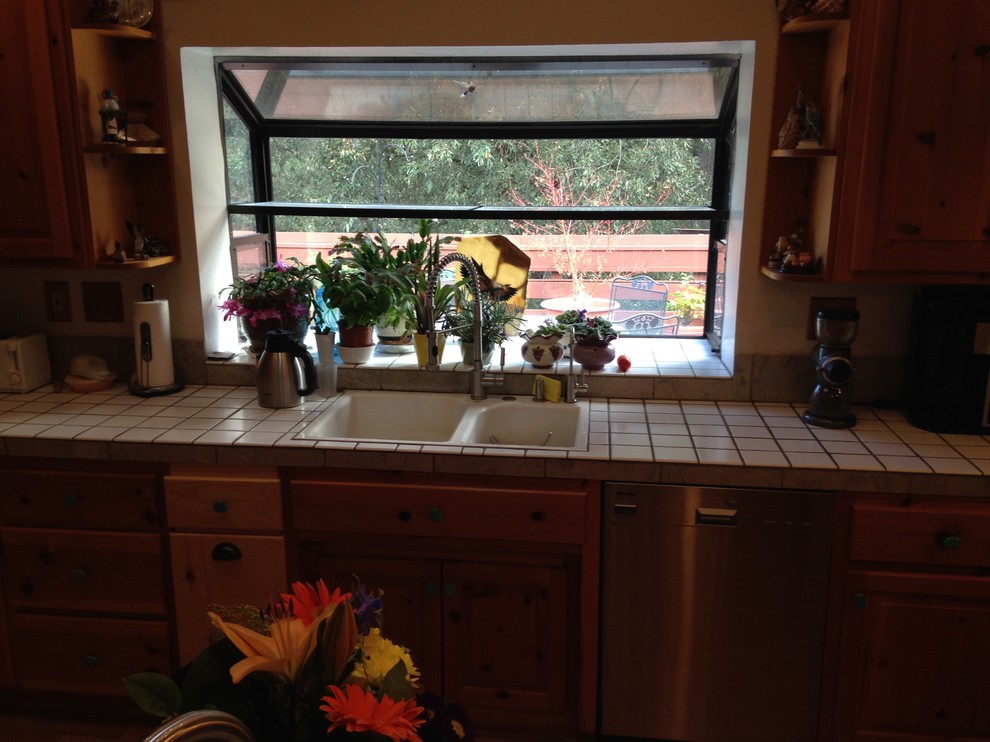 Example of a mountain style kitchen design in Sacramento