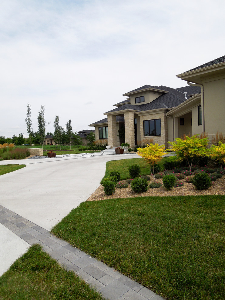 This is an example of a contemporary landscaping in Omaha.