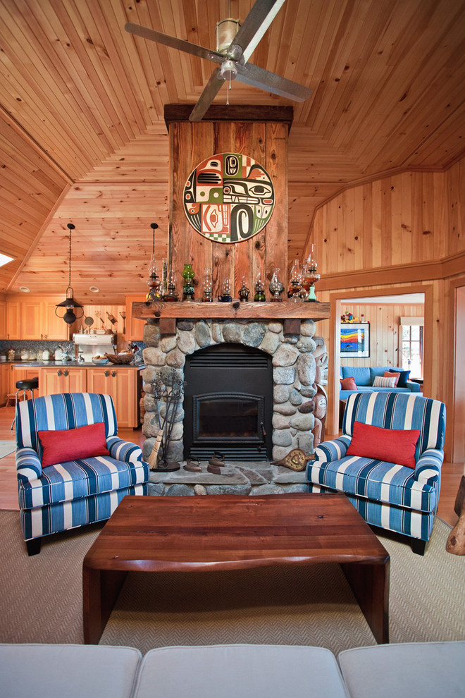 Home design - rustic home design idea in Vancouver