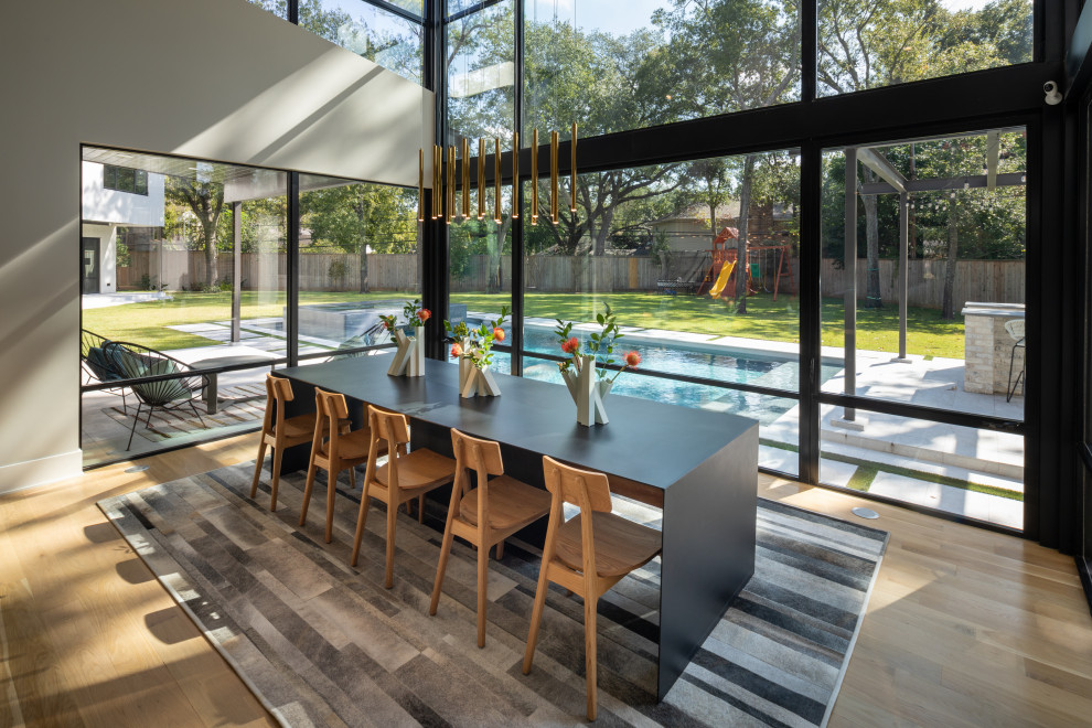Contemporary dining room in Houston.