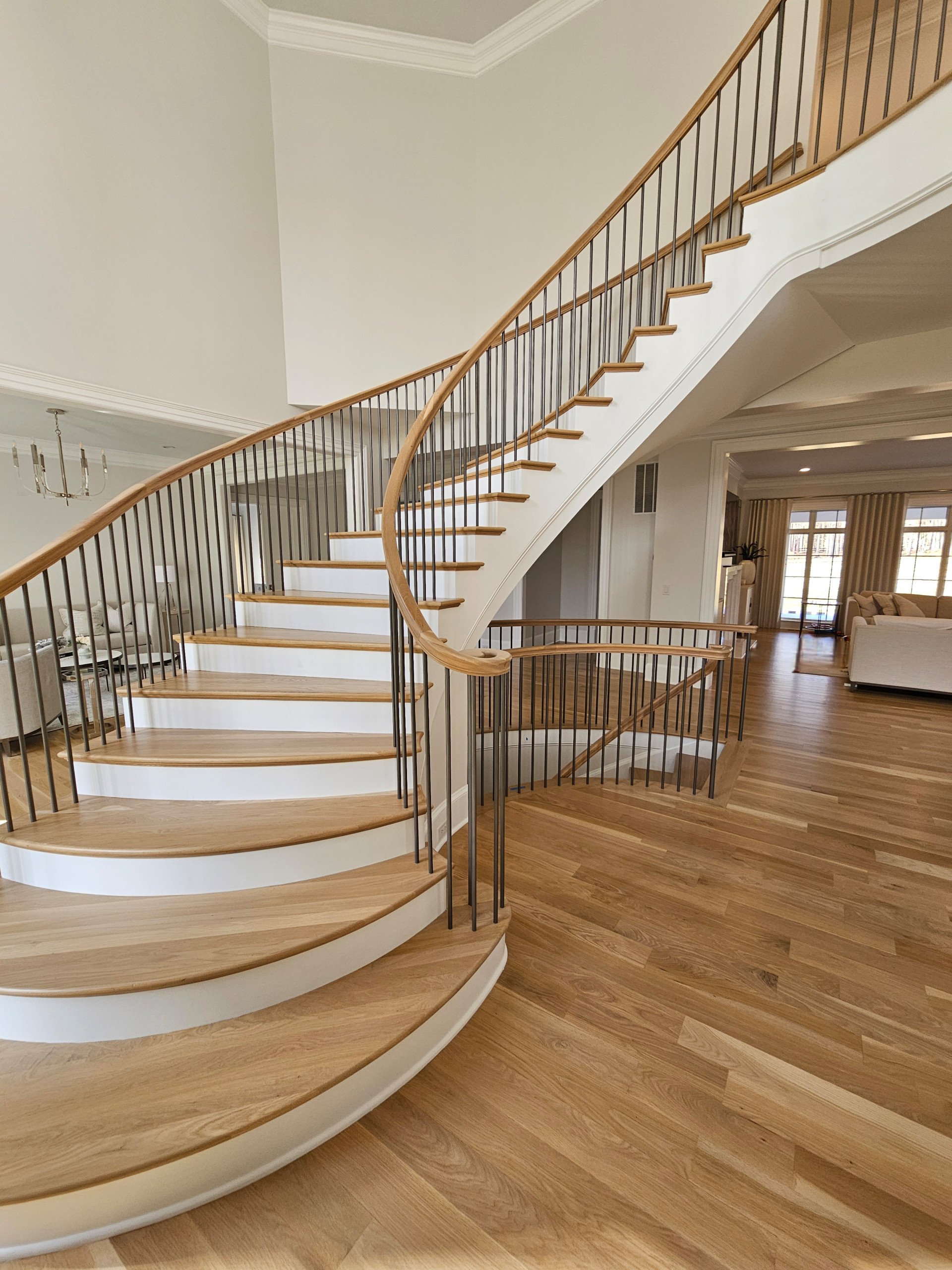 116_Elegant & Eye-catching Curved Staircase, Leesburg VA 20175