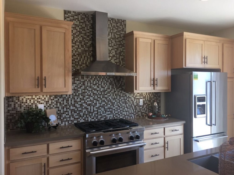 Inspiration for a transitional kitchen remodel in Sacramento