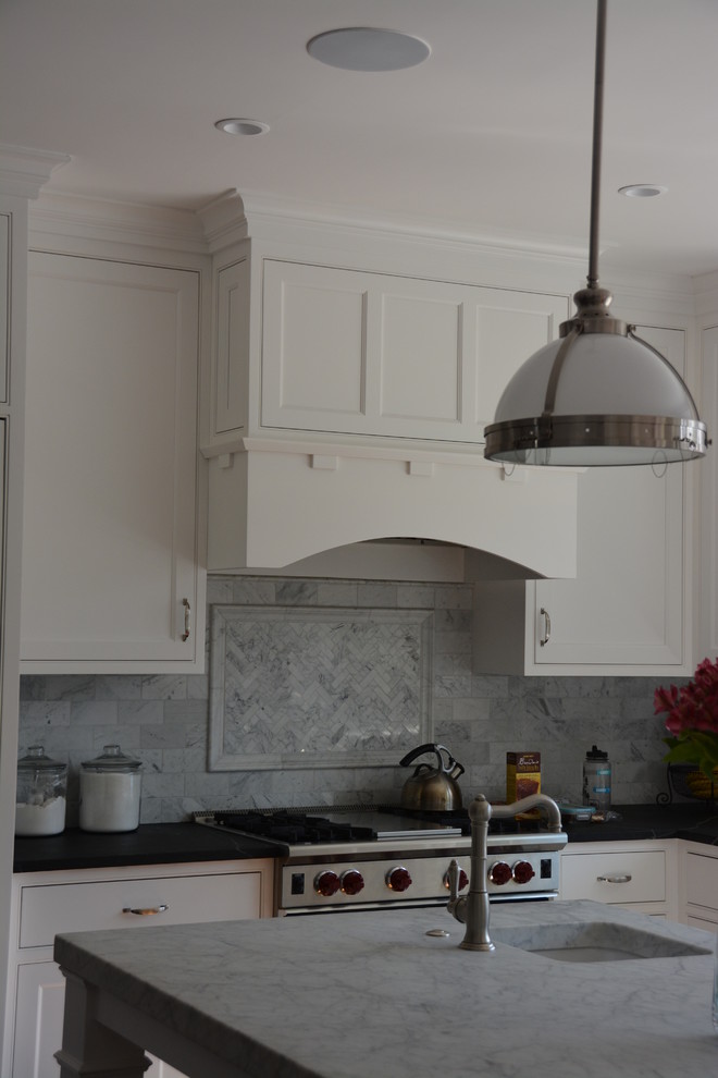 Kitchen - kitchen idea in Boston