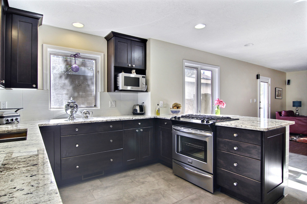 Example of a transitional kitchen design in Phoenix