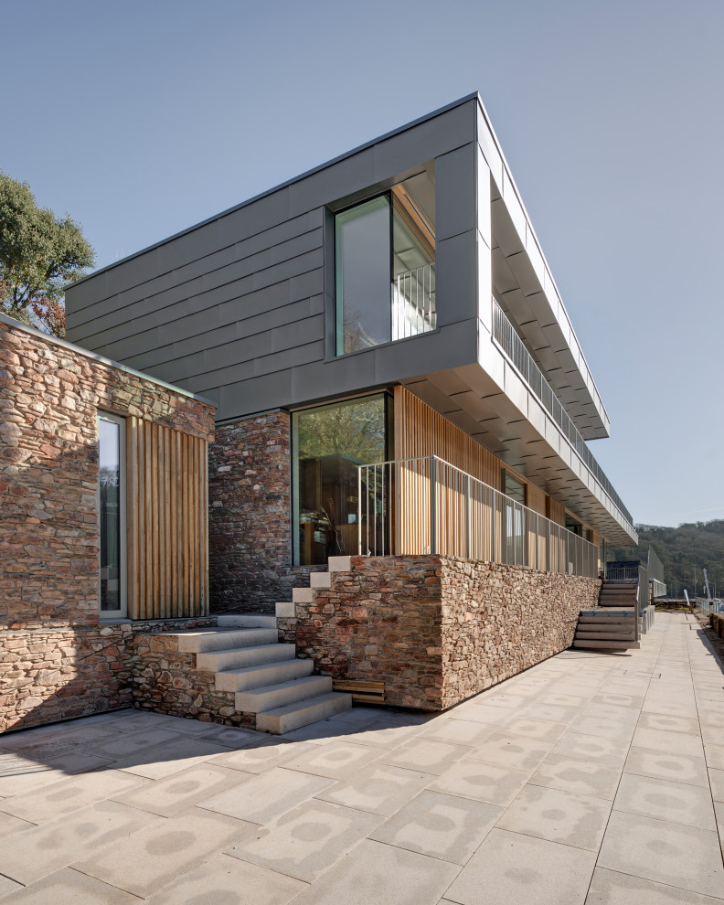 Home design - contemporary home design idea in Devon