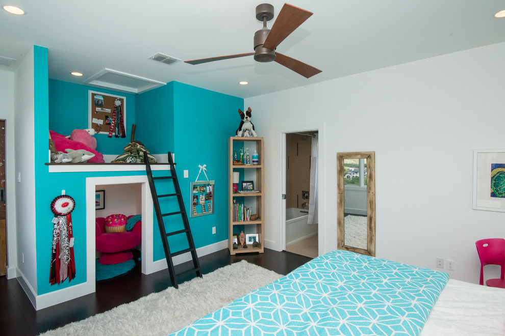 Home design - transitional home design idea in Austin