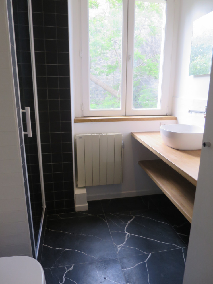 Rénovation d'une Petite Salle de Bain/Toilettes