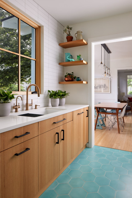 Cozy Bungalow Fix-Up in Chevy Chase, Washington DC contemporary