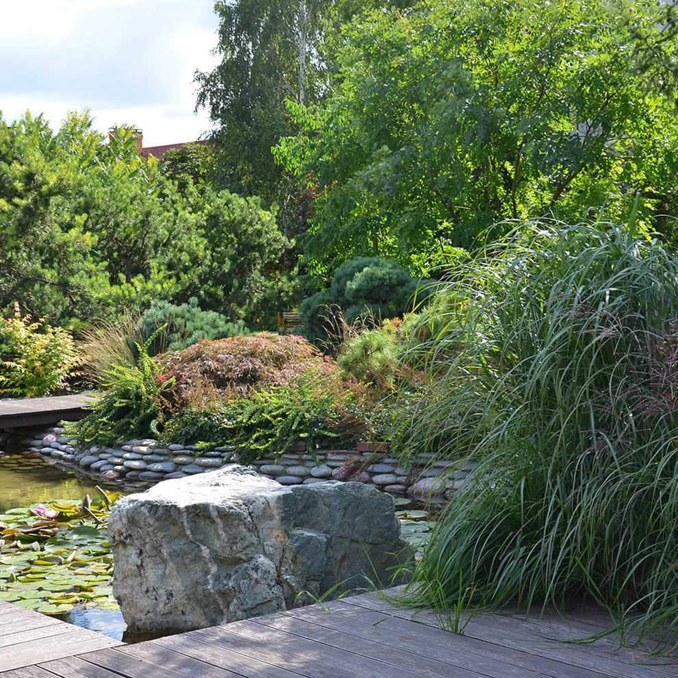 Ландшафтный сад с прудом в КП "Европа"