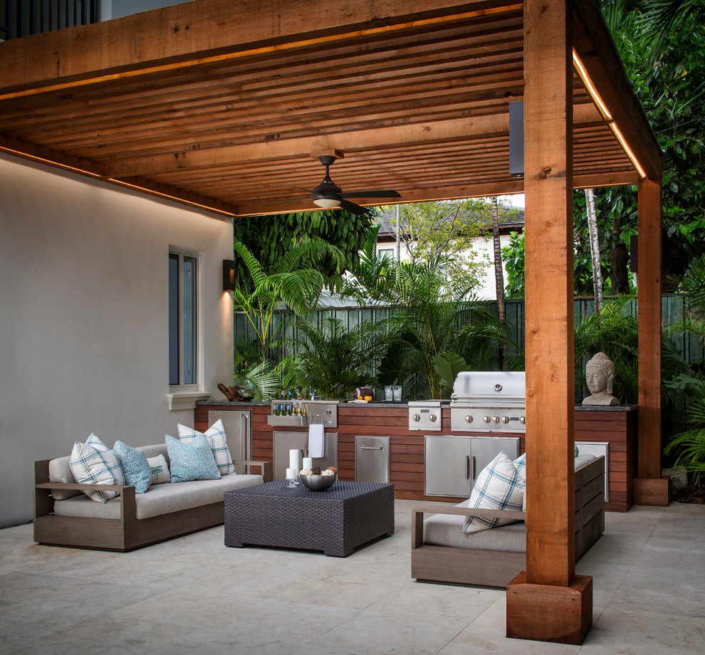 Patio - mid-sized tropical patio idea in Miami