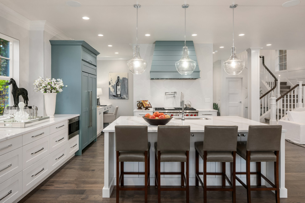 Transitional kitchen photo in Seattle
