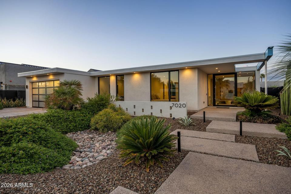 Paradise Valley, AZ 4 Bedroom, 3.5 Bath
