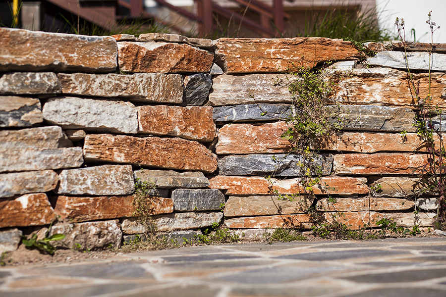 Каменный мотив