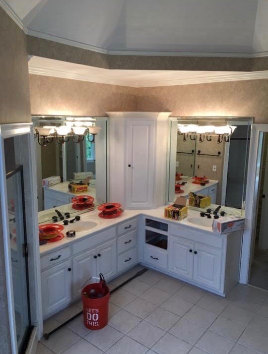 Lukino's Master bathroom