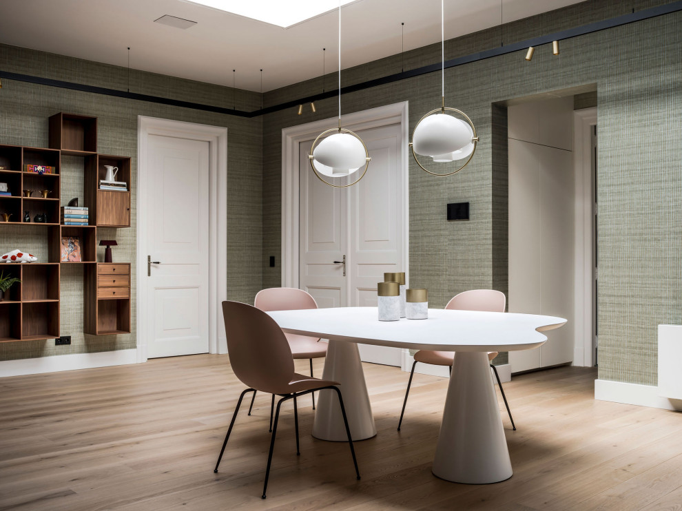 Dining room - dining room idea in Amsterdam