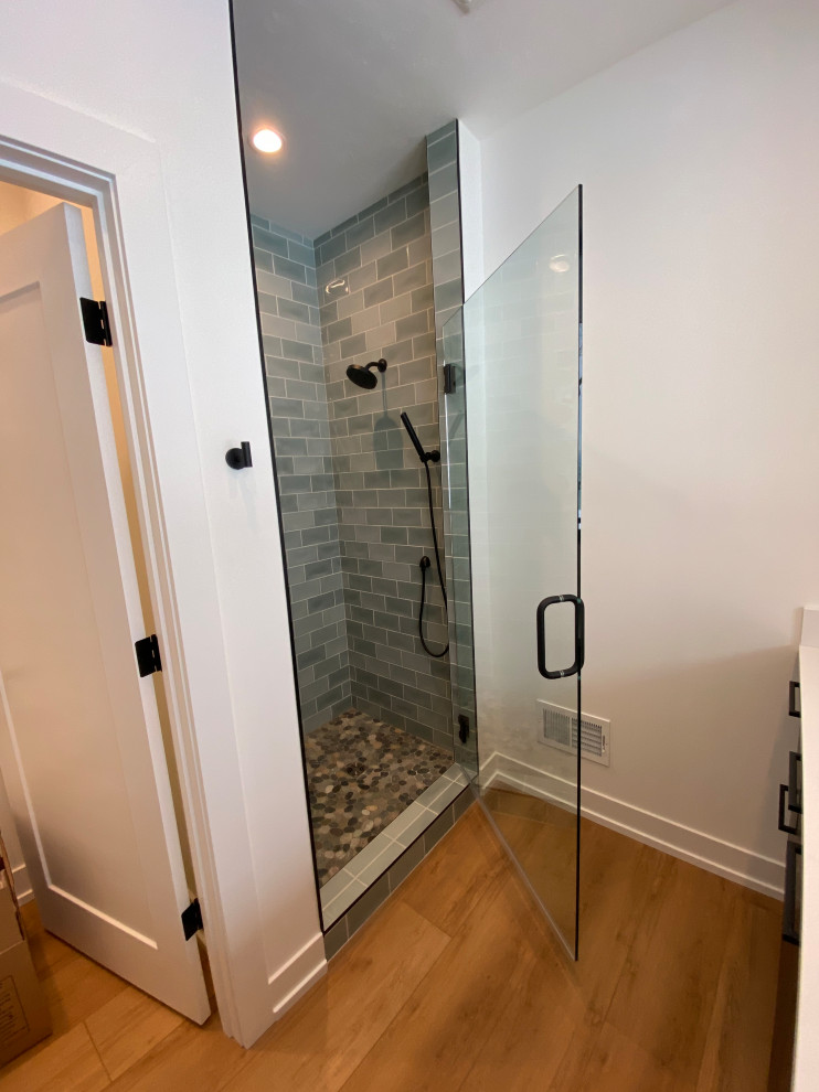 Inspiration for a transitional home design remodel in Grand Rapids