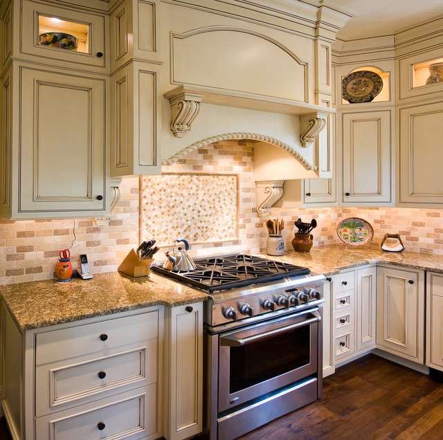 Glazed Kitchen with Contrasting Island - Traditional - Kitchen ...