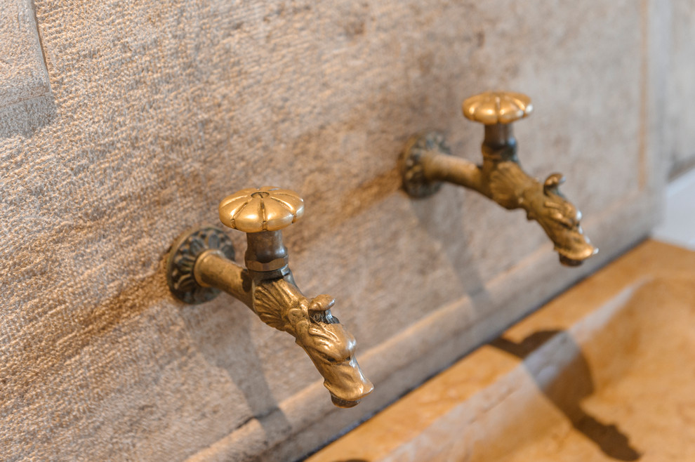 Inspiration for a mediterranean kitchen in Adelaide.