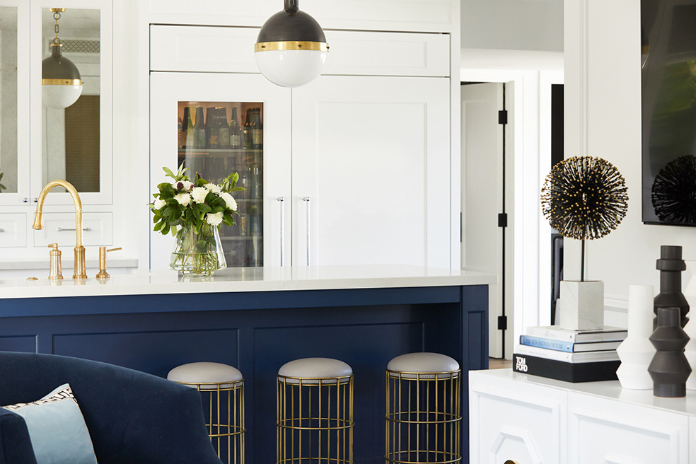 Example of a transitional kitchen design in Phoenix
