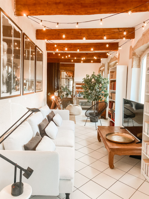 Loft vieux port Marseille, 1ER&&eacute; eclectic-living-room