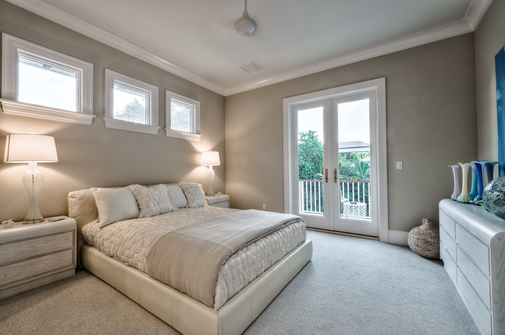 Home design - transitional home design idea in Miami