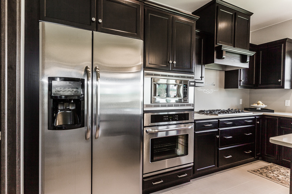 Kitchen - kitchen idea in Minneapolis