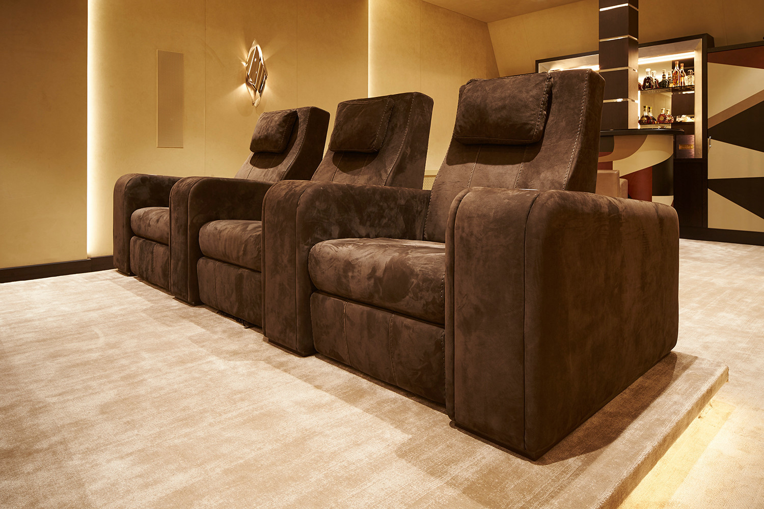 Домашний кинозал на Новой Риге