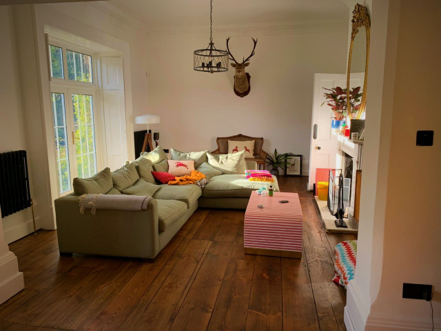 FULL HOUSE!!! victorian-living-room