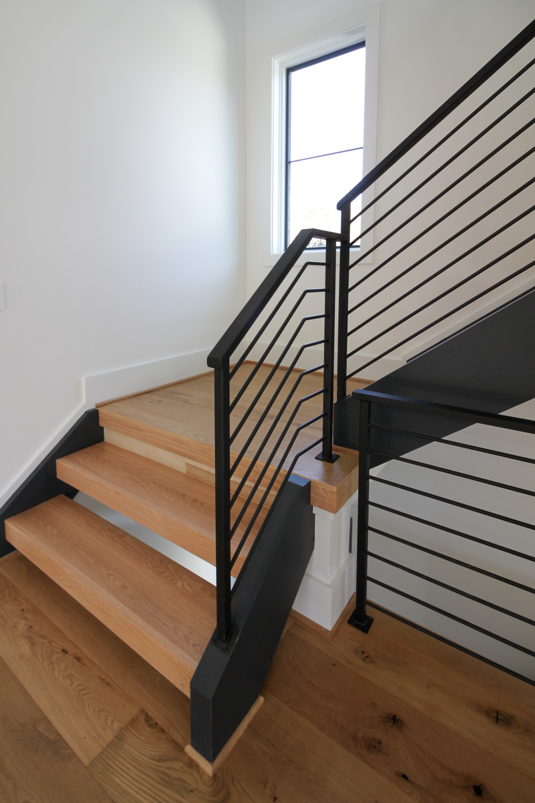 85_Sleek Three-Quarter Turn Multilevel-Staircase, McLean VA 22101