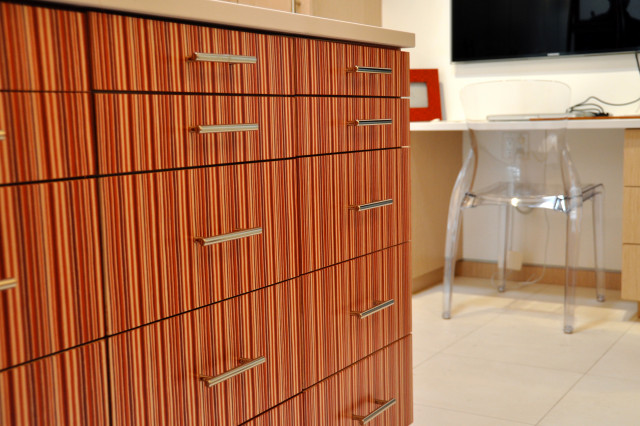 Bespoke island contemporary-wardrobe