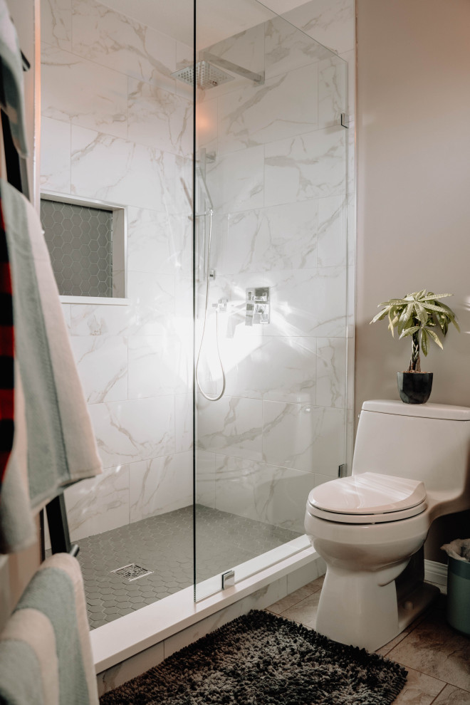 Hemet Modern Bathroom